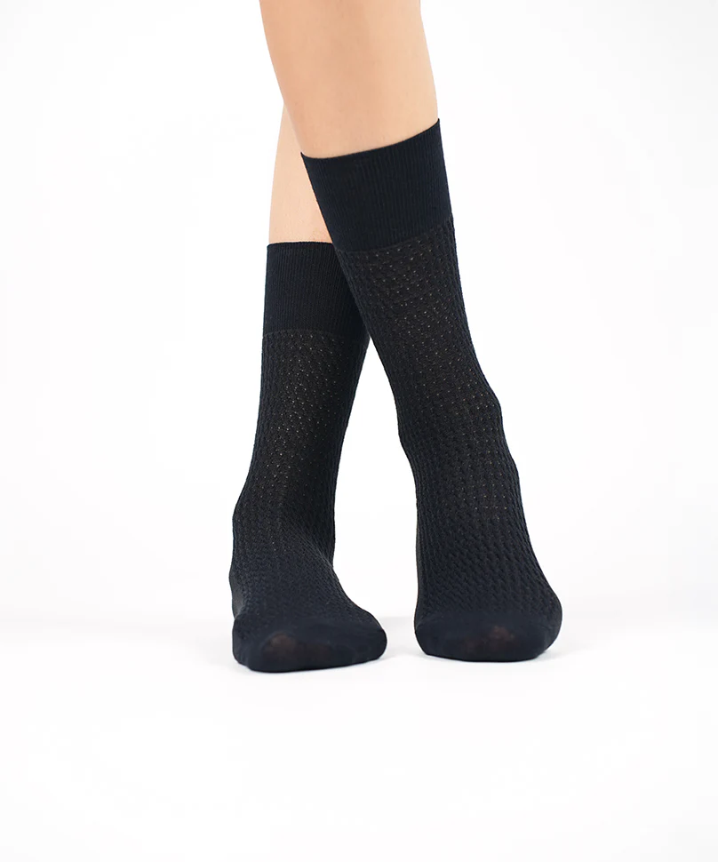 Knotty - Black - Image 3